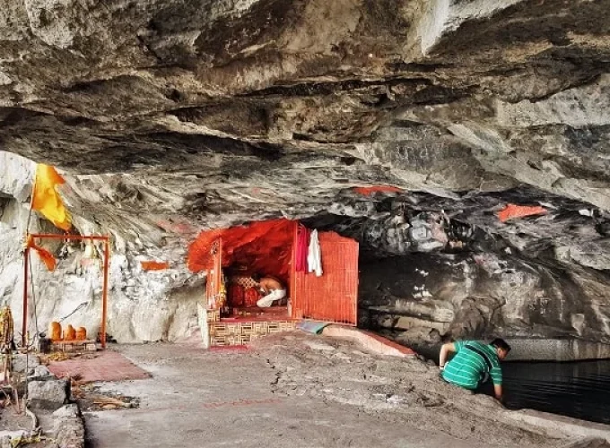 Dhak Bahiri Caves Trek