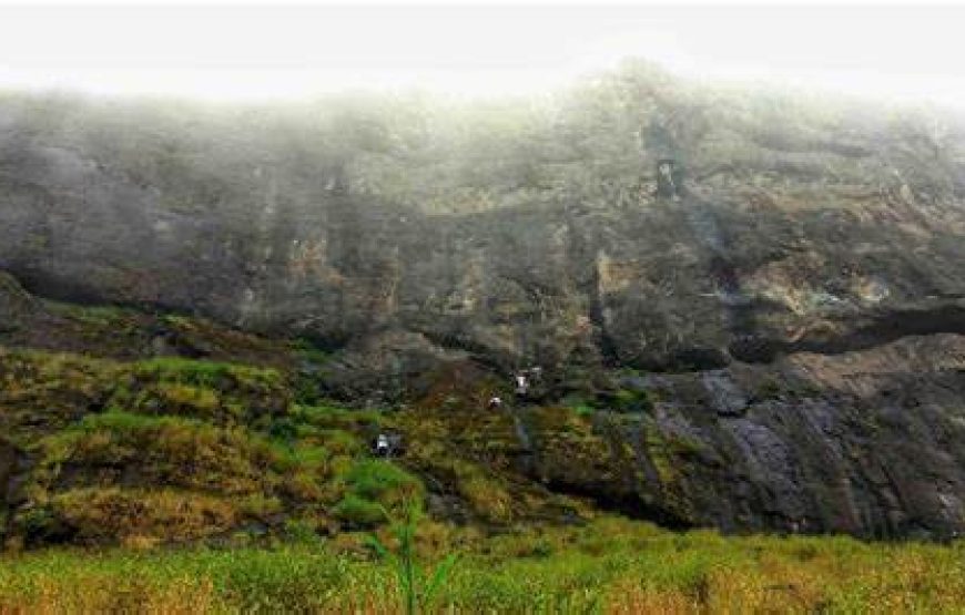 Dhak Bahiri Caves Trek